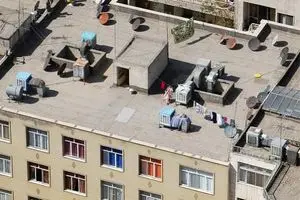 زن شوهردار در پشت بام خانه با مرد غریبه رابطه ناجور داشت!