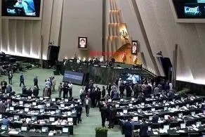 جنجال در مجلس به پا شد+ عکس