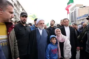 ما مسئولان نباید لحظه‌ای از متن مردم جدا شویم