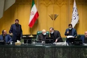 رئیسی به مجلس می‌رود