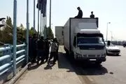 جابجایی کارگران با کامیون باری