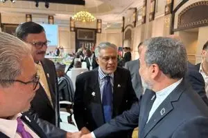 عراقچی: من در دوحه هستم 