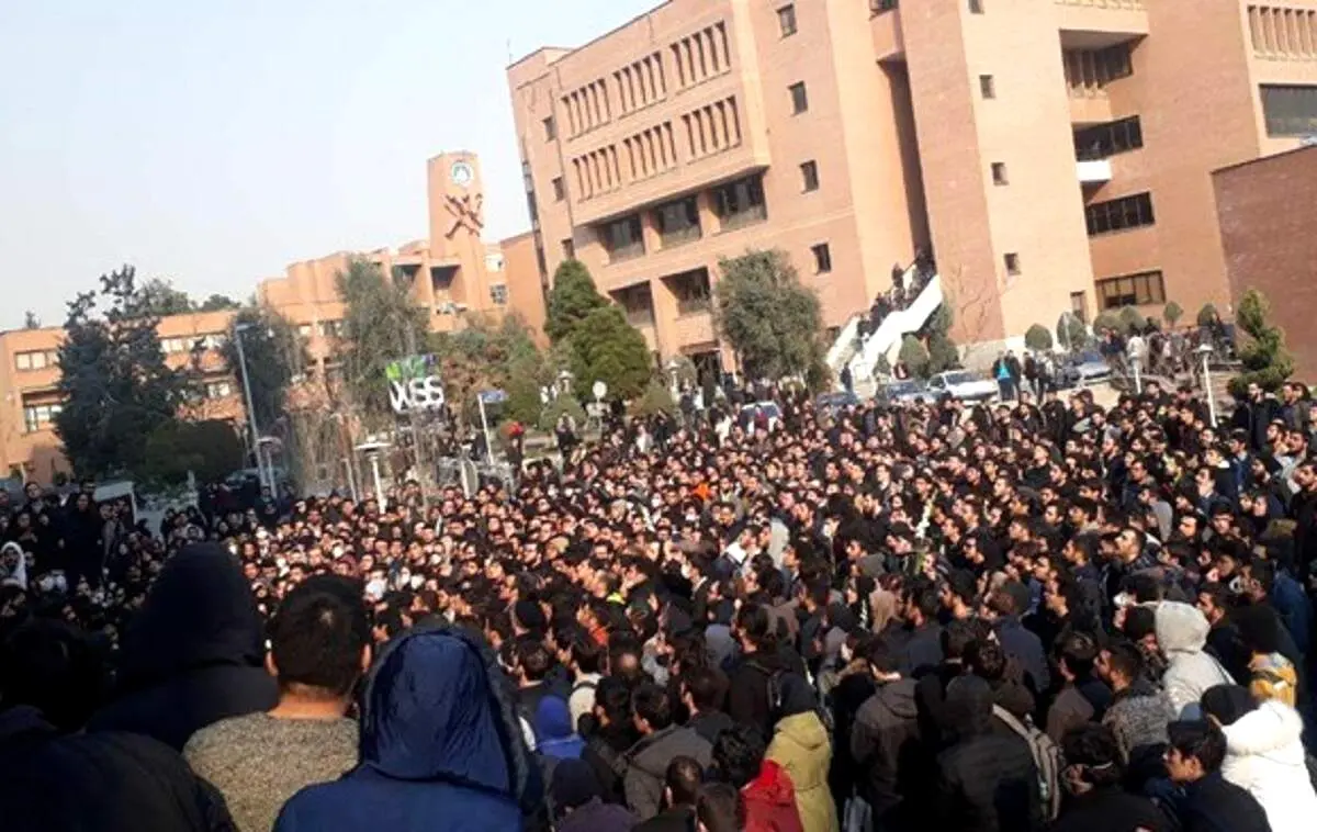 دانشگاه شریف: دانشجویان را از خوابگاه محروم نکردیم پیامک عدم حضور دادیم!