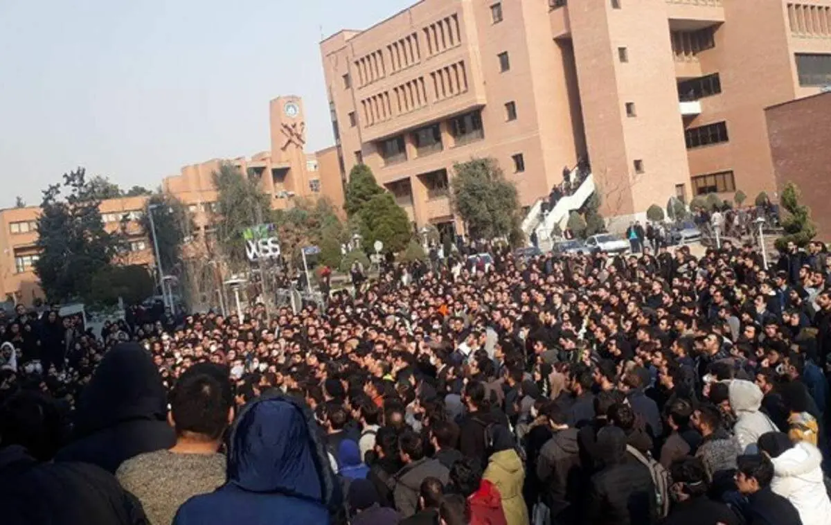 دانشگاه شریف: دانشجویان را از خوابگاه محروم نکردیم پیامک عدم حضور دادیم!