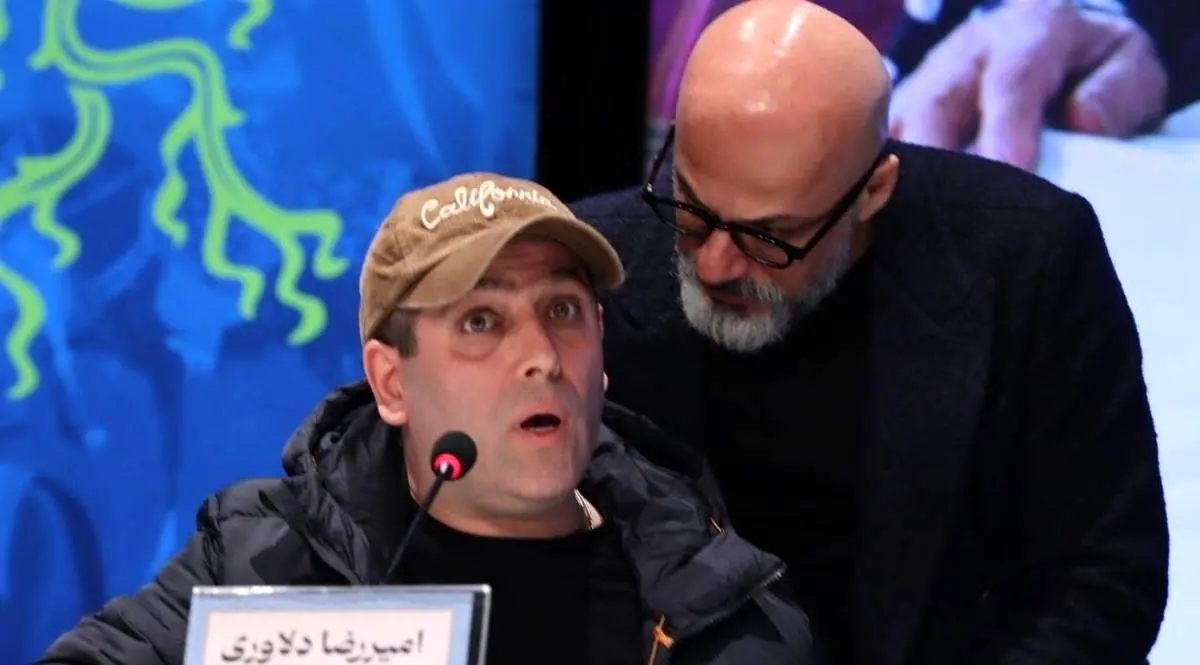 درگیری لفظی امیررضا دلاوری در جشنواره فجر و پادرمیانی امیر آقایی/ فیلم