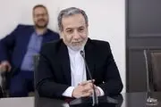 گفتگوی عراقچی با گردشگران ایرانی در ایروان