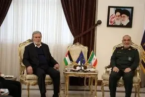 سرلشکر سلامی: آمریکا در مسیر زوال است 