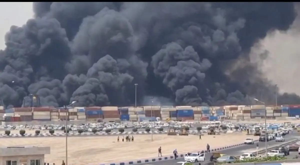 فیلم واضح و دقیق از لحظه انفجار در بندر رجایی ببینید/ آن مرد آنجا کیست و چه می کند؟