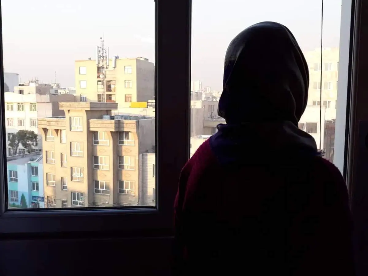 مادر شوهر جوان: عروسم بی بندوبار است