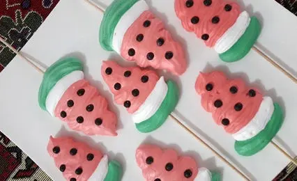 طرز تهیه مرنگ یلدایی، ساده‌ترین دسر رنگی شب یلدا