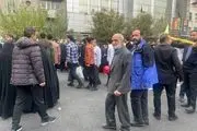 حسین شریعتمداری در انظار عمومی ظاهر شد + ببینید 