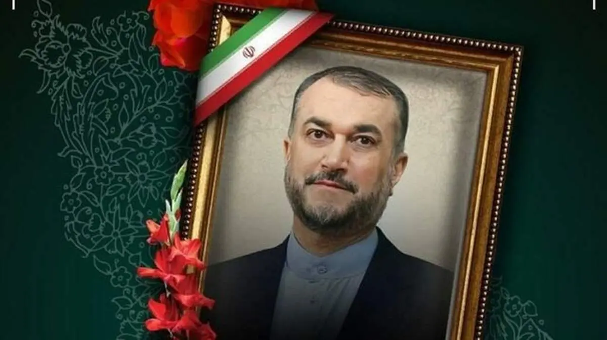 حضور باقری بر سر مزار شهیدان امیرعبداللهیان و موسوی 