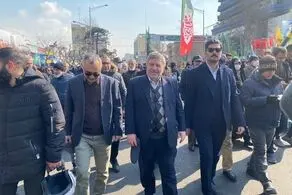 امیدواریم کسانی که در خواب تهدید ایران به سر می‌برند این جمعیت عظیم را ببینند و به خود بیایند