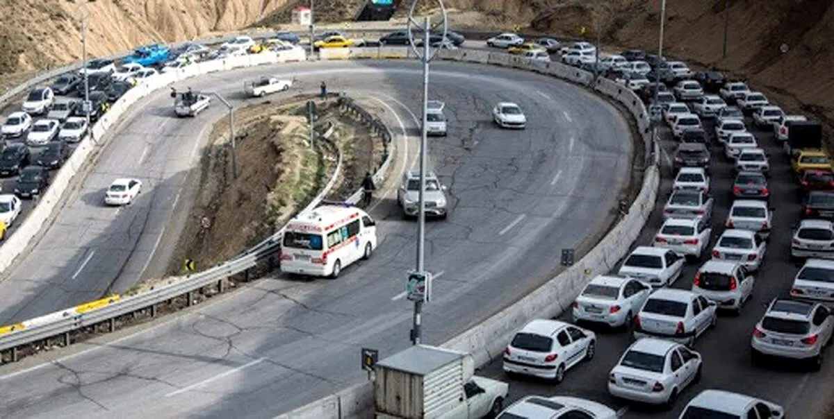 راه بندان شدید در محور‌های هراز و کندوان/ تردد در محور تهران-فشم قفل شد