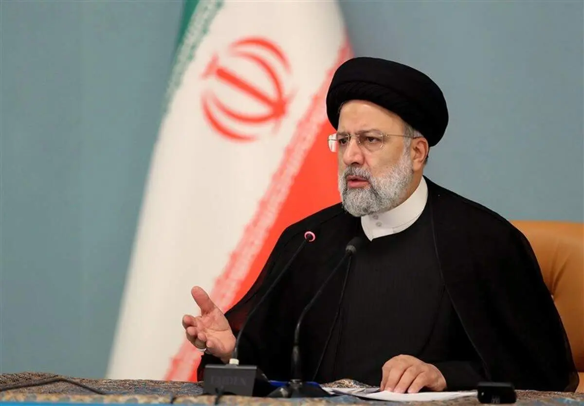 رئیسی کارخانه ۴ سال پیش را مجددا افتتاح کرد+ عکس