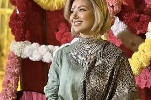 مینا مختاری با دیزاین هندی و موی کوتاه!/ عکس