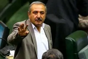 سوال نماینده مجلس: چرا در راهپیمایی‌های مسالمت‌آمیز تیر جنگی شلیک می‌شود؟
