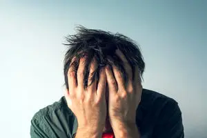 چرا بعضی افراد در زمان اضطراب خواب‌شان می‌گیرد؟