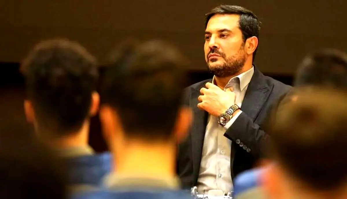 رفتار غیرانسانی برای بازداشت یک هوادار ذوب آهن ؛ با شوکر بیهوش شد + فیلم 