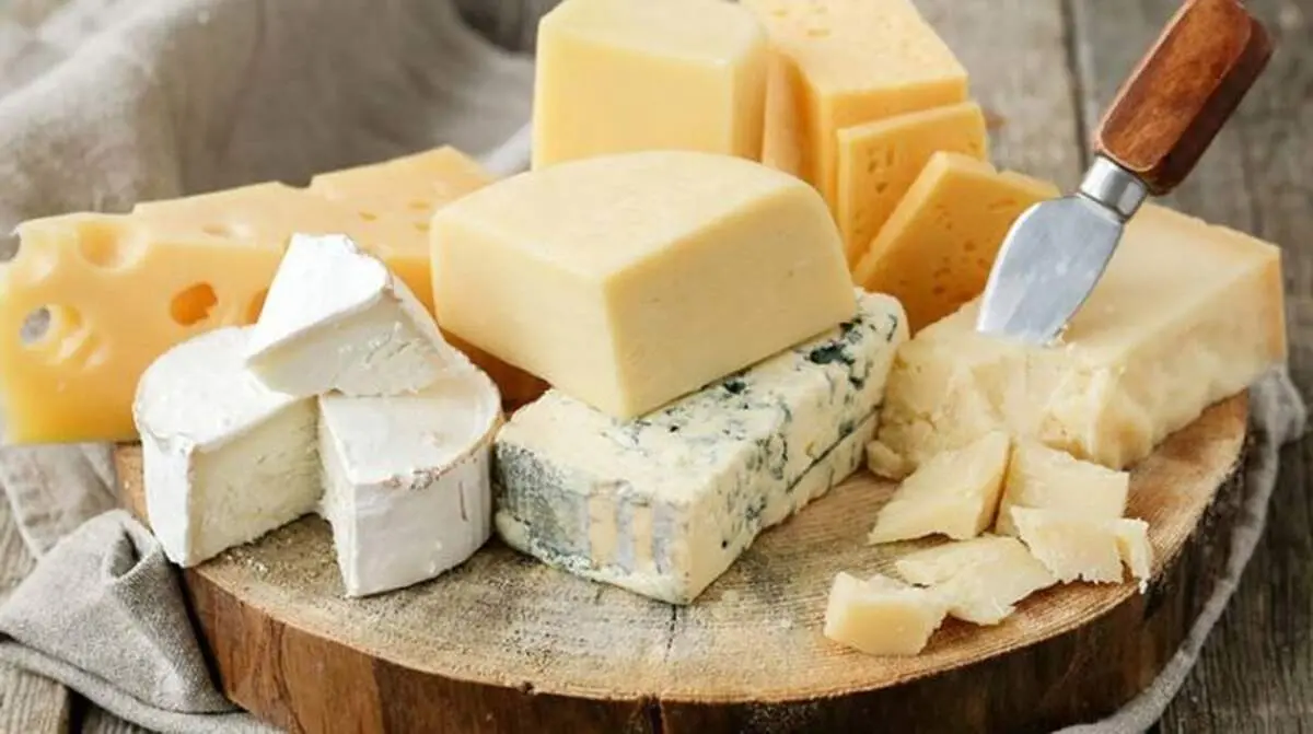 هرگز پنیر را با این 2 ماده غذایی نخورید!