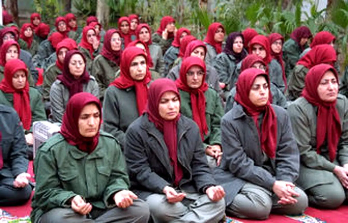 نماز خواندن جماعت عجیب مجاهدین خلق + فیلم