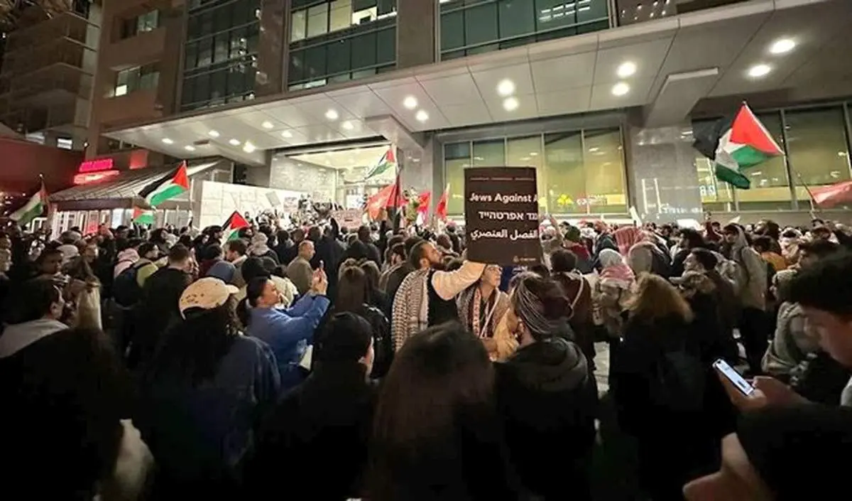 آمریکا و کانادا هم شلوغ شد