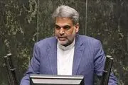 مسئولین باید از محیط گلخانه ای خارج شوند/ مردم باید از هفت ماه قبل خودرو را تحویل می‌گرفتند اما هنوز پاسخی دریافت نکرده اند