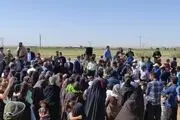 گفتگو رئیسی با اهالی و کشاورزان روستای قلعه‌بالا