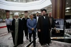 حضور احمدی نژاد در حرم امام با استقبال سیدحسن خمینی + عکس 