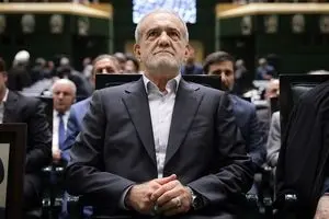 واکنش جالب پزشکیان به همهمه در مجلس + ببینید 