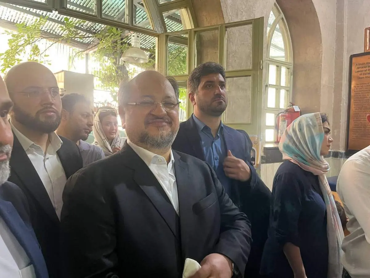 محمد شریعتمداری رای داد 