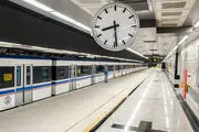 مشاهده گروه هکری انانیموس در متروی تهران+ببینید 