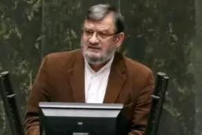 نماینده مجلس خطاب به رئیسی: افرادی که در امتحان مسئولیت نمره خوبی ندارند به موقع جابجا کنید