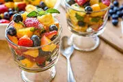 طرز تهیه دسر میوه ای سه سوته برای شب چله