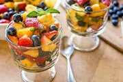 طرز تهیه دسر میوه ای سه سوته برای شب چله