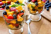 طرز تهیه دسر میوه ای سه سوته برای شب چله