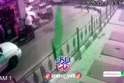 ویدئویی از حمله یکی از اراذل و اوباش تهران به مردم در پمپ بنزین+ببینید