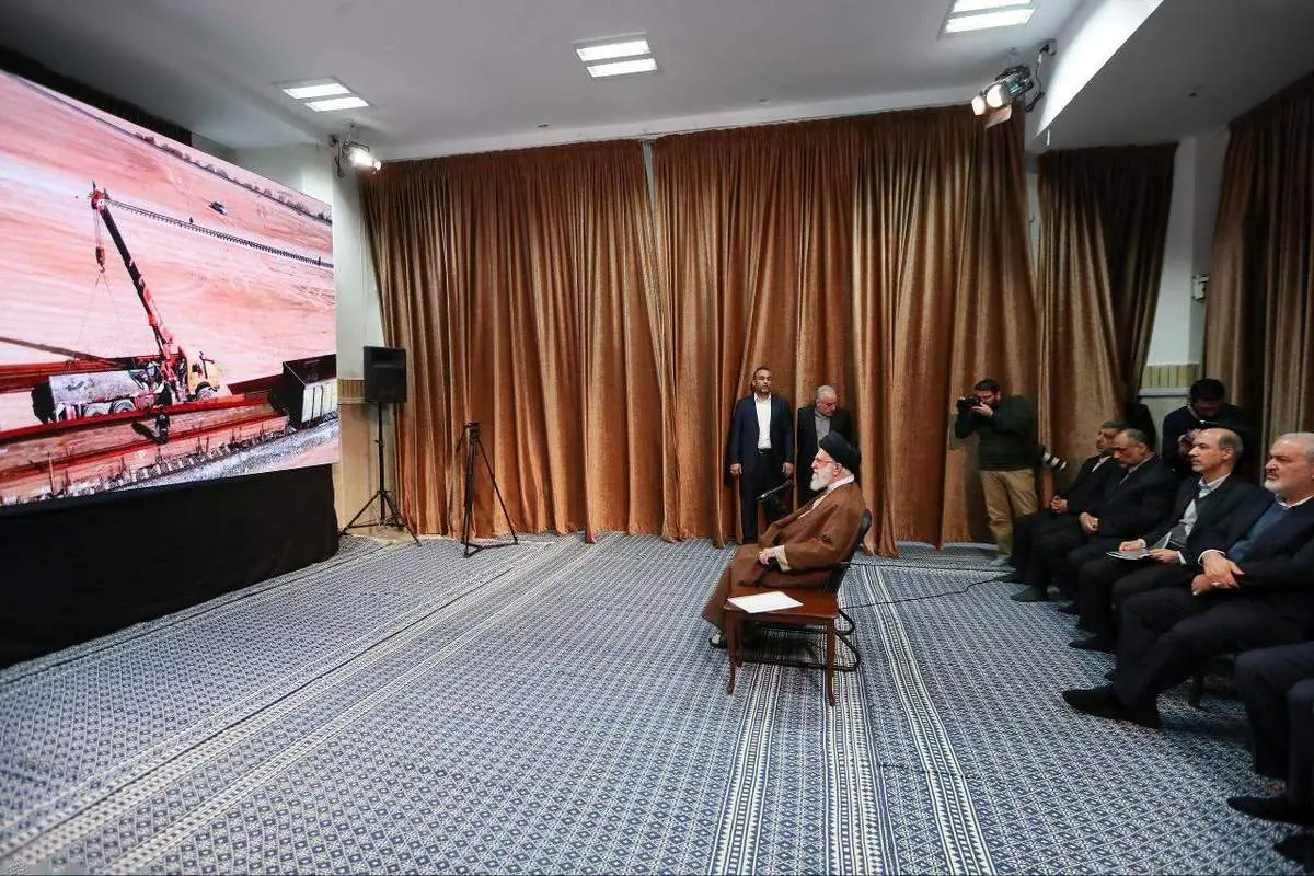 رهبر انقلاب از نمایشگاه توانمندیهای تولید ایرانی بازدید کردند