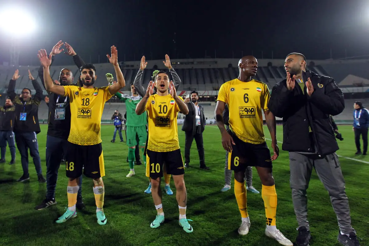 شوک به سپاهان با محرومیت 2 ستاره