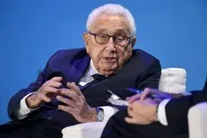 عکس زیر خارجی از محمدرضا پهلوی و کیسینجر + ببینید 