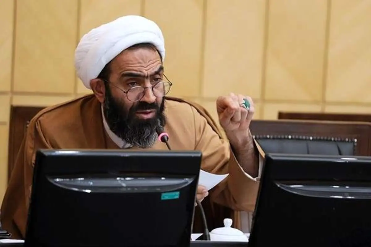 مجلس نباید برای شنیدن گزارشها و موضوع انتخابات نیمه تعطیل شود
