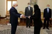سفیران رومانی و سنگال رونوشت استوارنامه‌ خود را تقدیم ظریف کردند