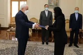 سفیران رومانی و سنگال رونوشت استوارنامه‌ خود را تقدیم ظریف کردند