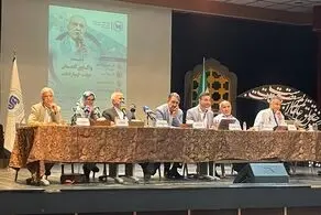 اگر فکر کنیم که تنها دولت‌ها می‌توانند گفتمان بسازند، راهی از پیش نمی‌بریم