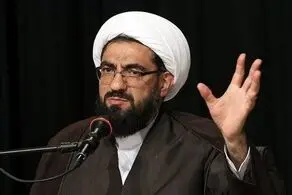 یک دختر بچه سخنرانی امام جمعه را قطع کرد + ببینید 