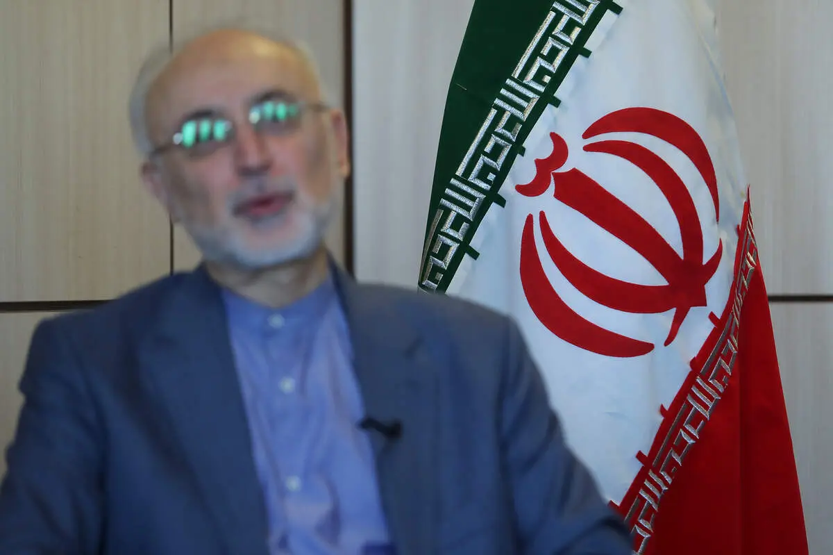 اگر نمی‌توانیم نخبگان رانگه داریم لااقل راه آمدن نخبگان کشورهای دیگر را هموار کنیم