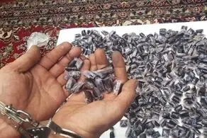 بلع ۲۹۰ بسته تریاک برای قاچاق