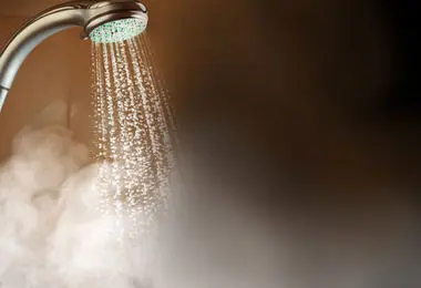 روایت بازیگر زن مشهور از وجود جن‌ با سُم در حمامی در تهران!/ فیلم