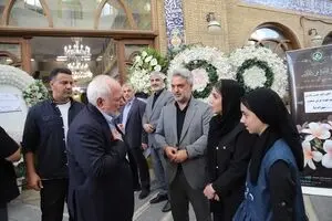 تصاویر مراسم ختم پدر صاحب امتیاز منیبان (پونه نوازنی)