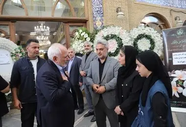 تصاویر مراسم ختم پدر صاحب امتیاز منیبان (پونه نوازنی)